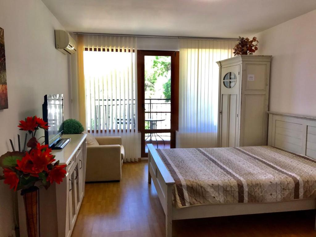 Apartment 9 photo 2