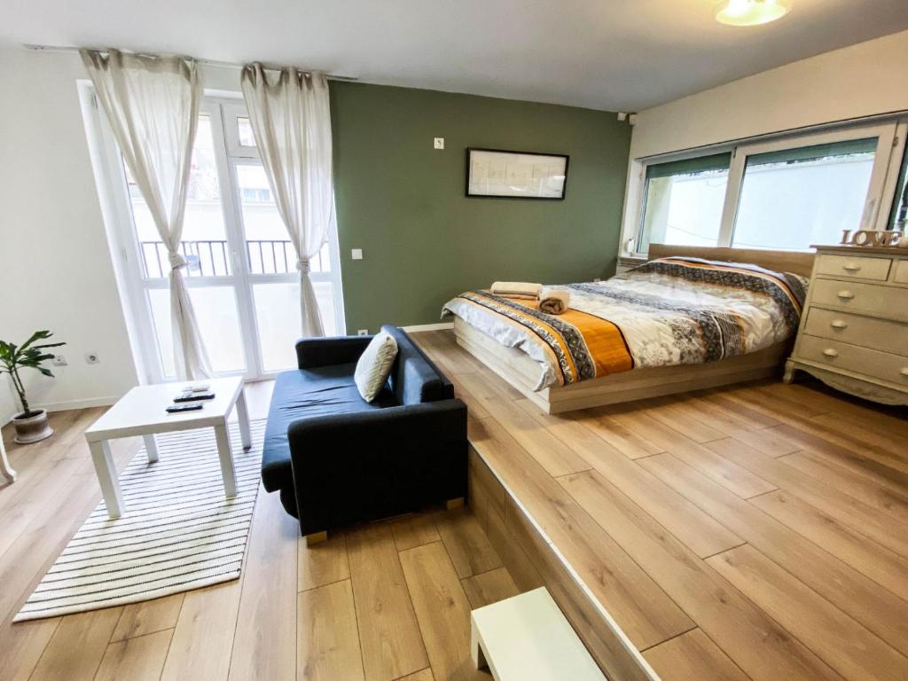 Stylish apartment photo 2