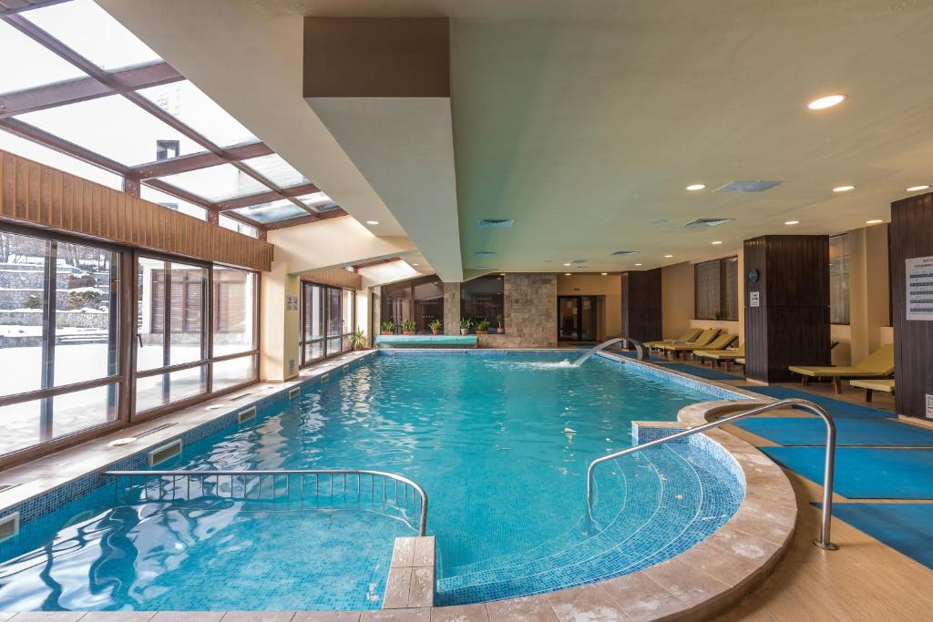 St George Ski & Holiday - Half Board & All Inclusive photo 3