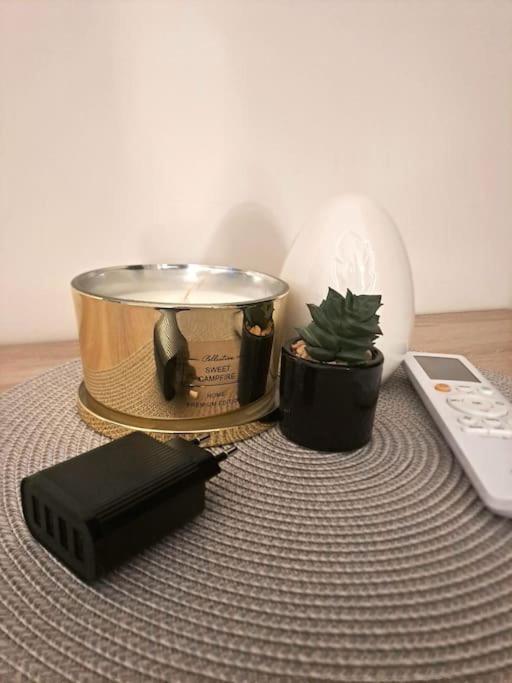 White House Apartments - Boho photo 3