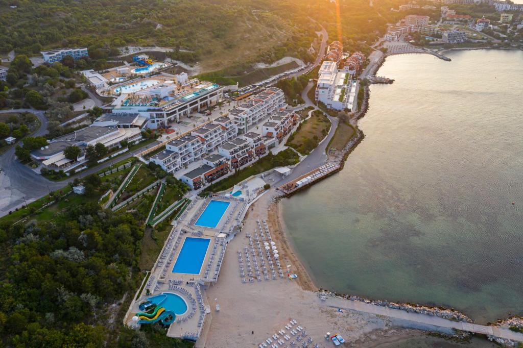 White Lagoon Resort - All Inclusive photo 2