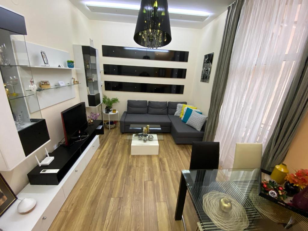Cozy apartment in downtown Sofia - Tsar Samuil Street — photo 1