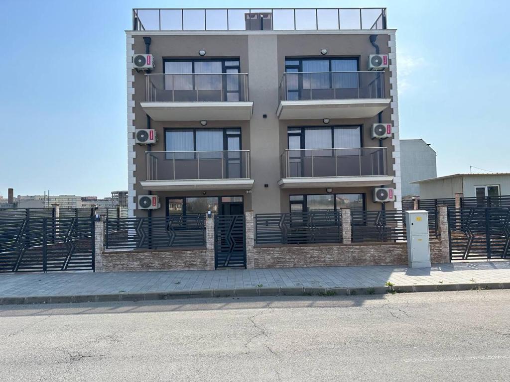 Studios and Apartments Pomorie — photo 1
