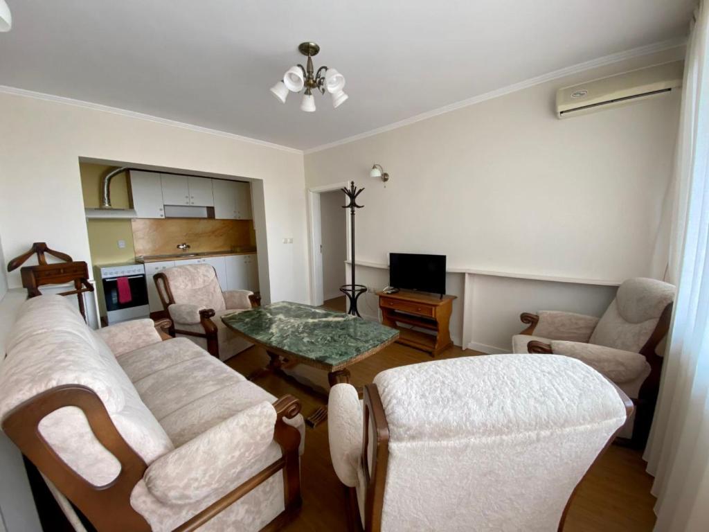 Wild Cherry 2 bedroom Apartament Economy-1 photo 2