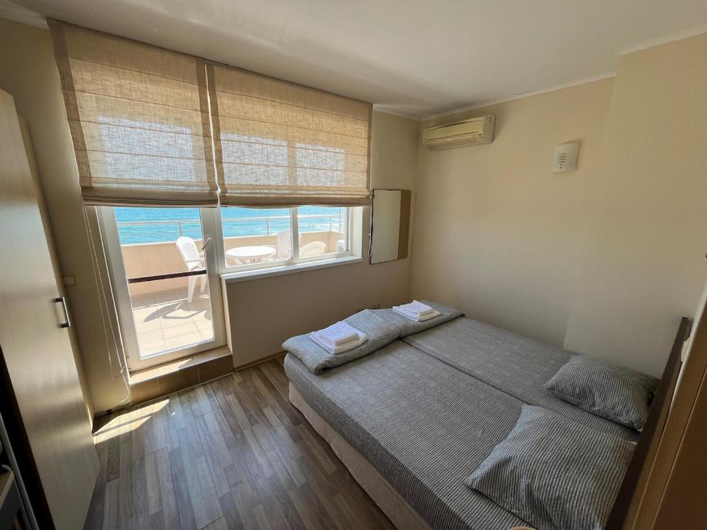 Stunning apartment with magnificent sea view photo 2
