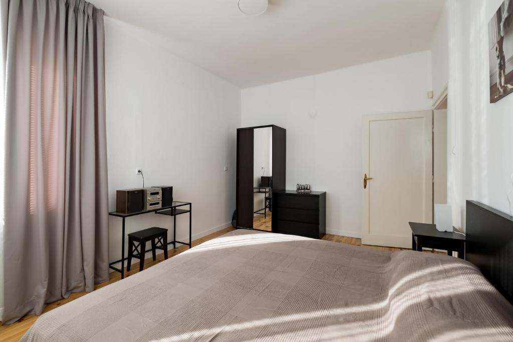 Spacious 3 Bedroom Home in Sofia's Top Center photo 2