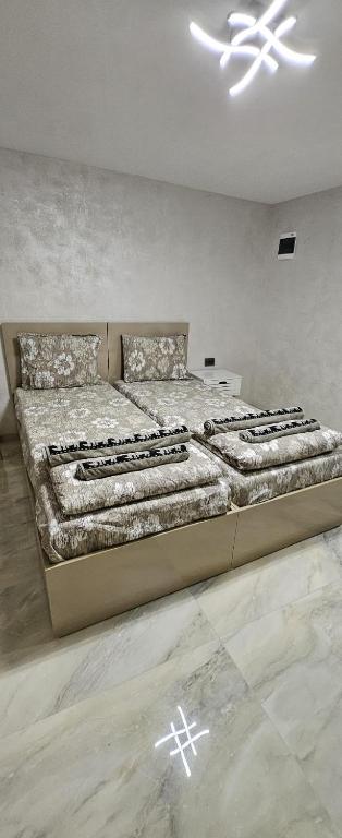 нов модерен ! Studio Apartment Dreams 2! photo 2