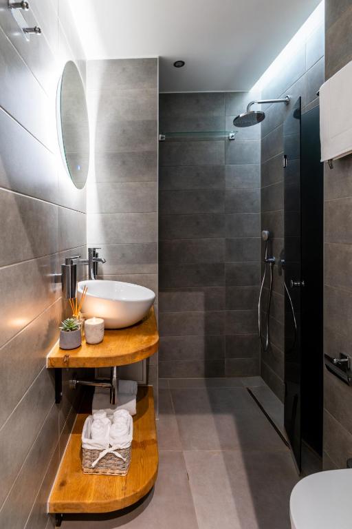 Lozenets Modern Apartment Tranquil & Central photo 3