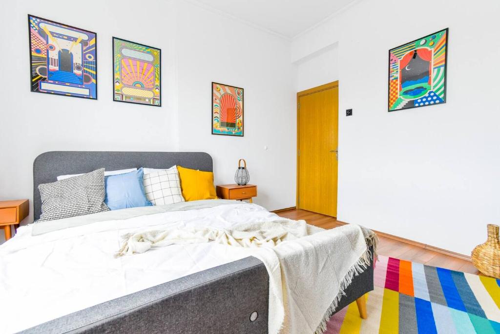 3 Rooms Together Budget Central Stay — photo 1