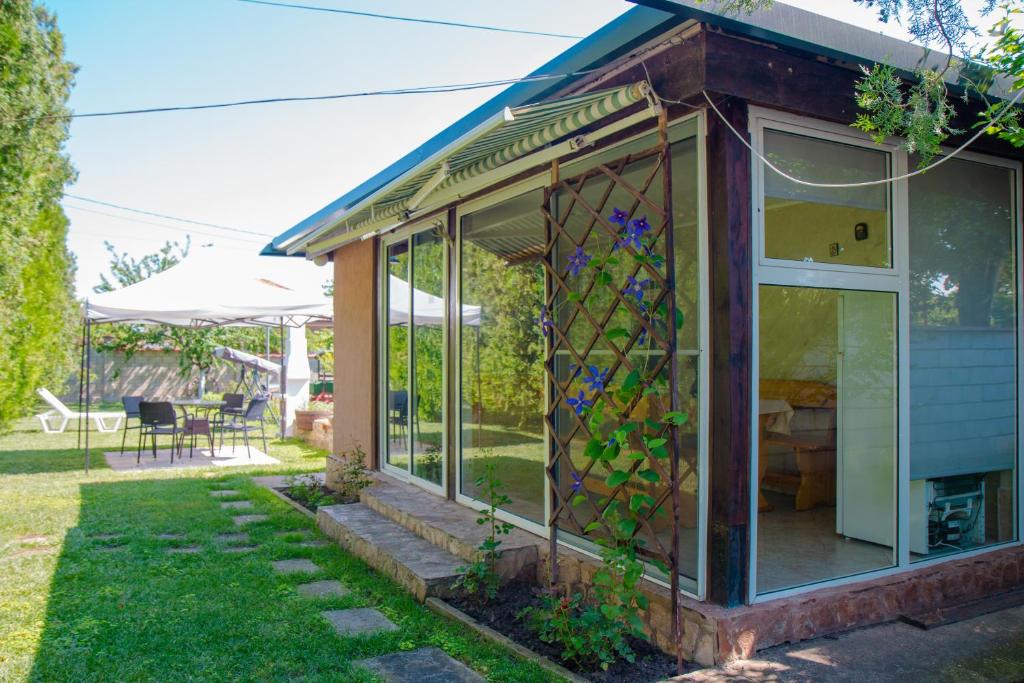 Summer House Christie — photo 1