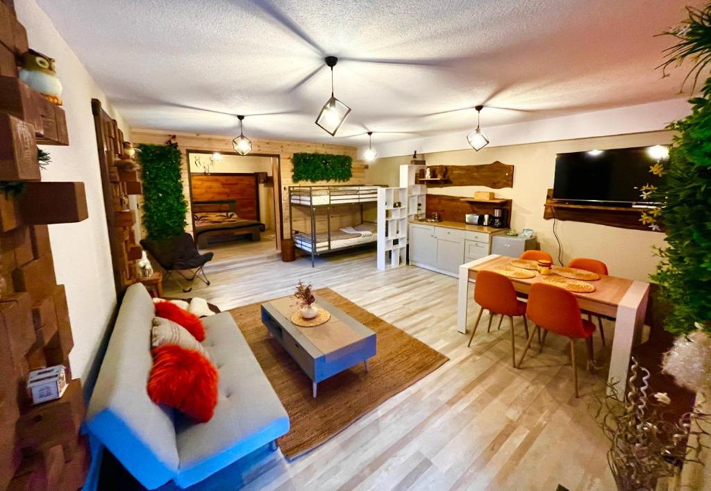 Roots Apartment 2 — photo 1