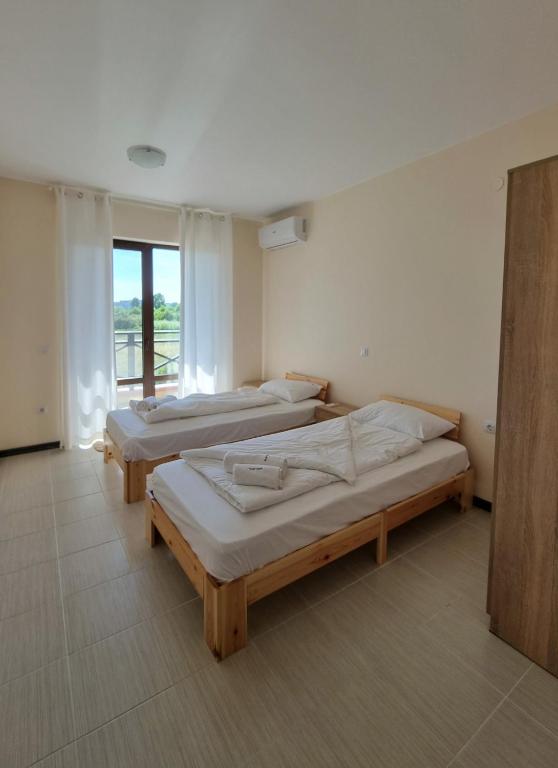 Spacious 3BD flat with PARKING and SEA VIEW by Flat Mаnаger photo 2