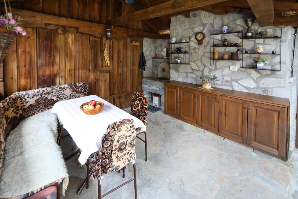 Тодорината къща photo 2