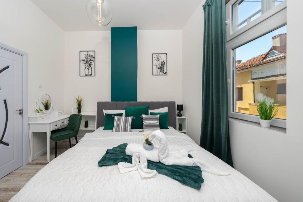 Apartment in the Heart of the Top Center photo 2