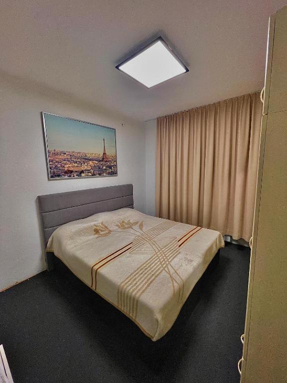 2 Bedroom Apartment with Garage photo 2