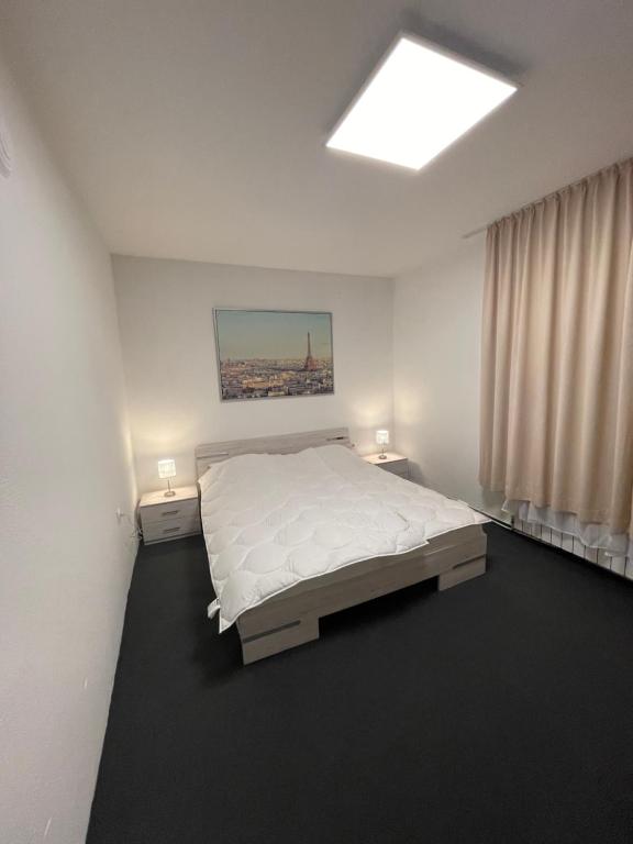 2 Bedroom Apartment with Garage photo 3