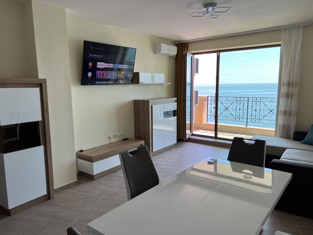 Sea View 2BR Apartment Sozopol photo 2