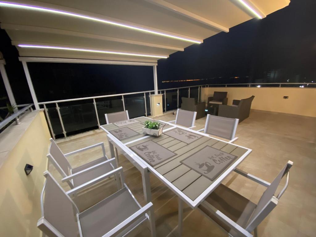 YS Residence photo 2