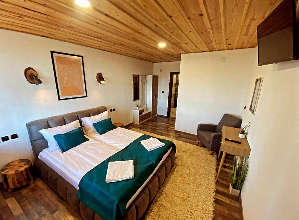 Rooms in Leshten — photo 1