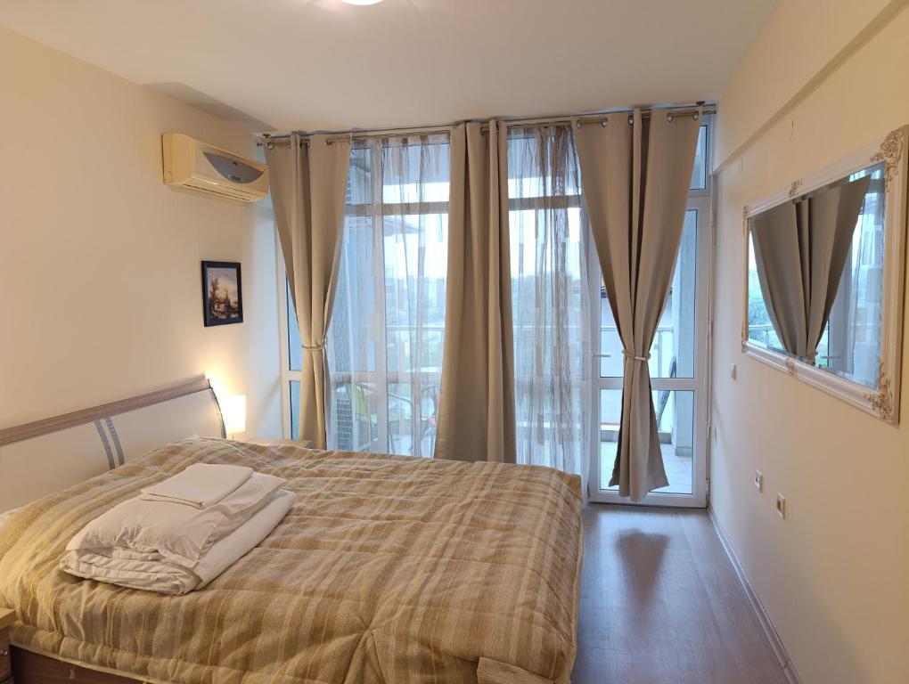 Sun City Apartments photo 2