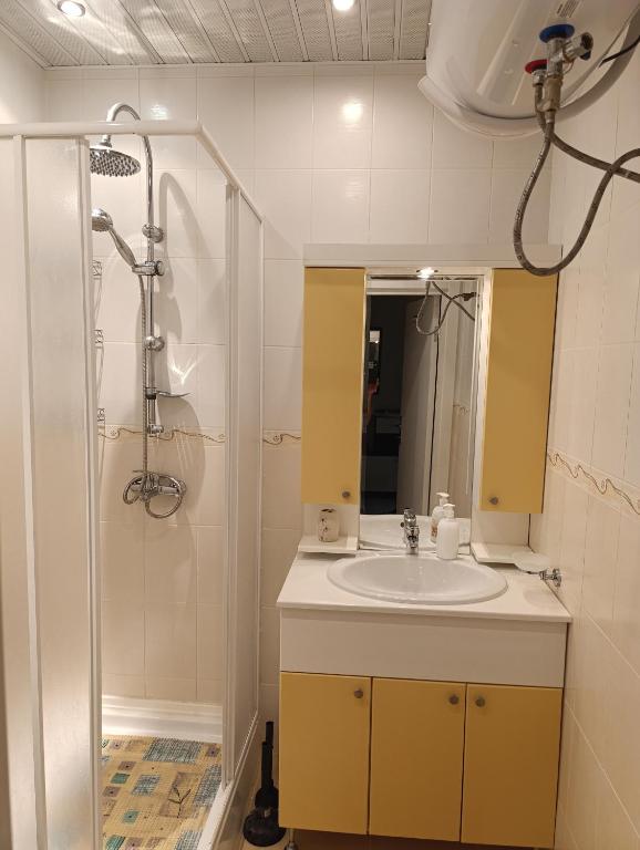 Sun City Apartments photo 3
