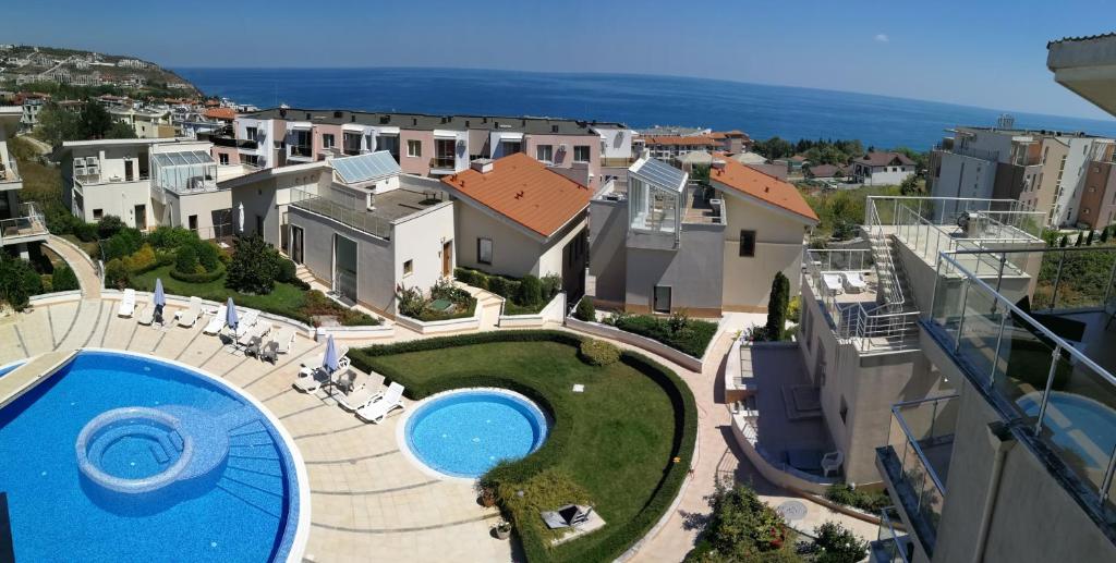 Wonderful family villa with sea view — photo 1
