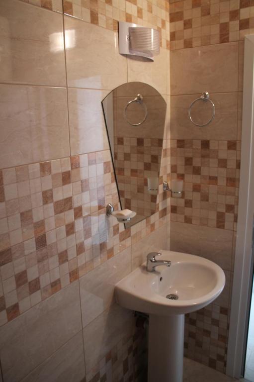 Tiara Hotel photo 3