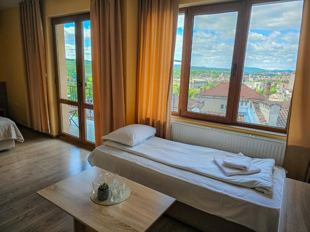 Family Hotel "Slavianska dusha" - FREE PARKING photo 2