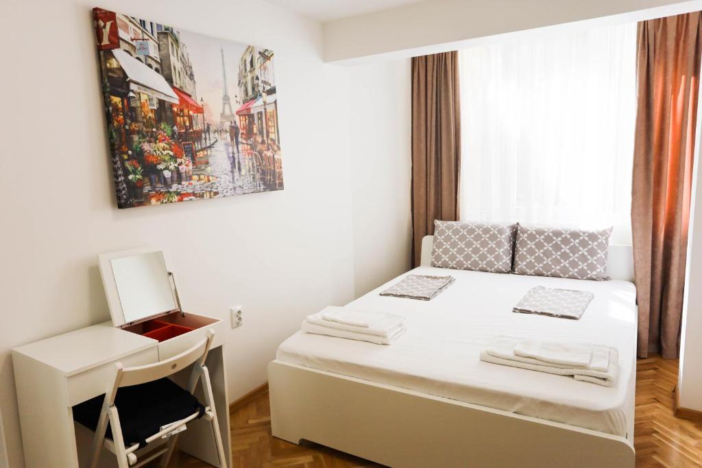 White Central Apartment photo 2