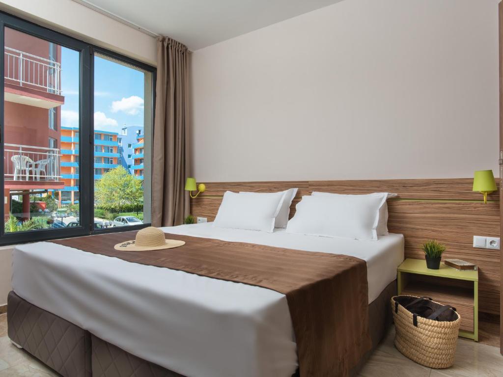 Tia Maria is situated in the southern part of the Sunny Beach Resort photo 2