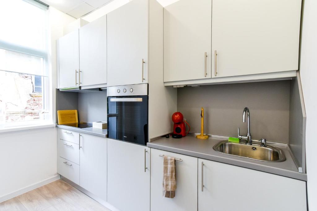 Duplex Condo Prime Location 2BTH 2 Studios photo 3
