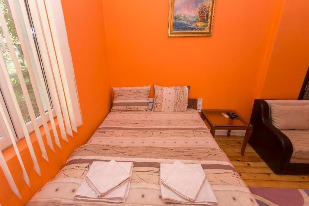 Top Center Apartment 4 photo 2