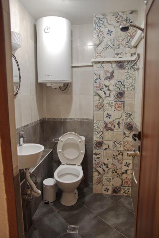 Top Center Detached Apartment Studio photo 3