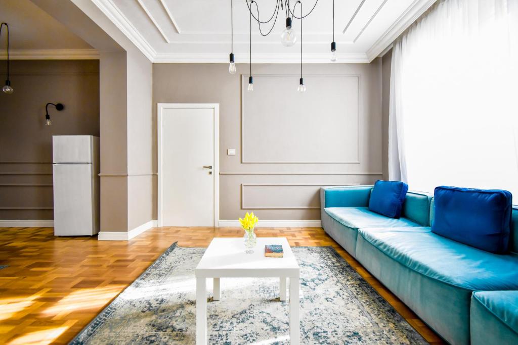 2bdr Luxury On Prime Location — photo 1