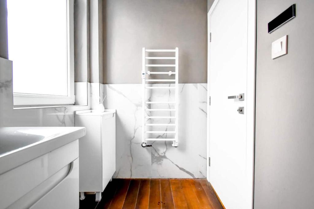 2bdr Luxury On Prime Location photo 3