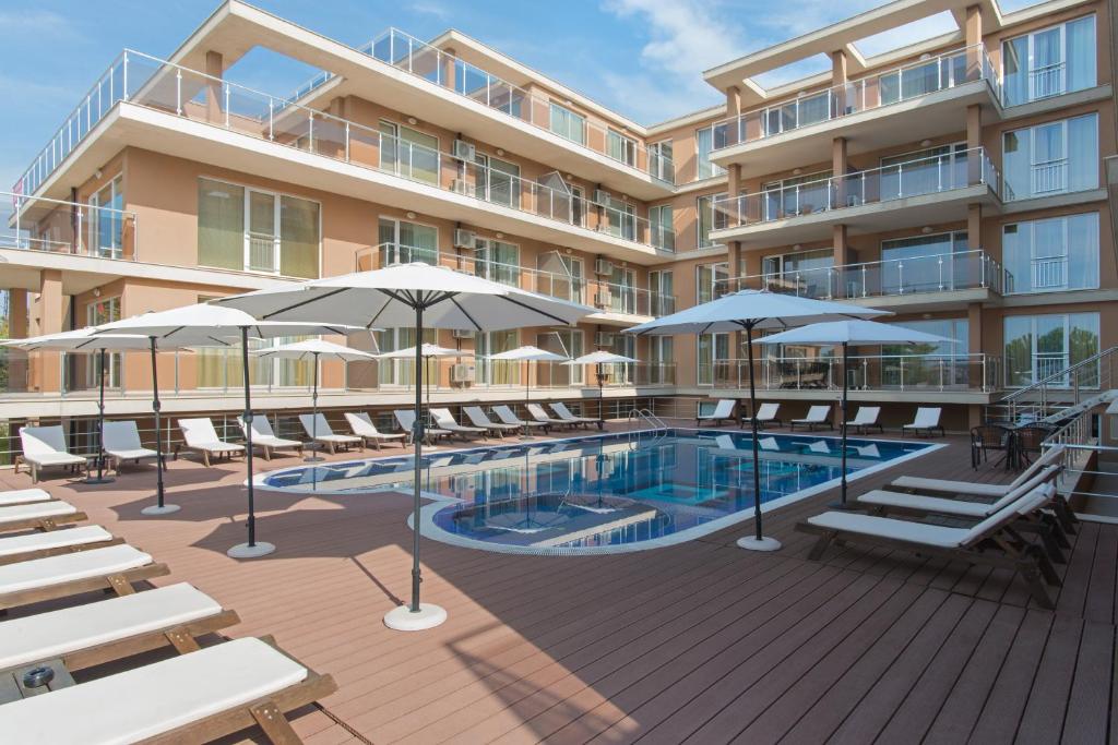 Santa Maria Apartments photo 3
