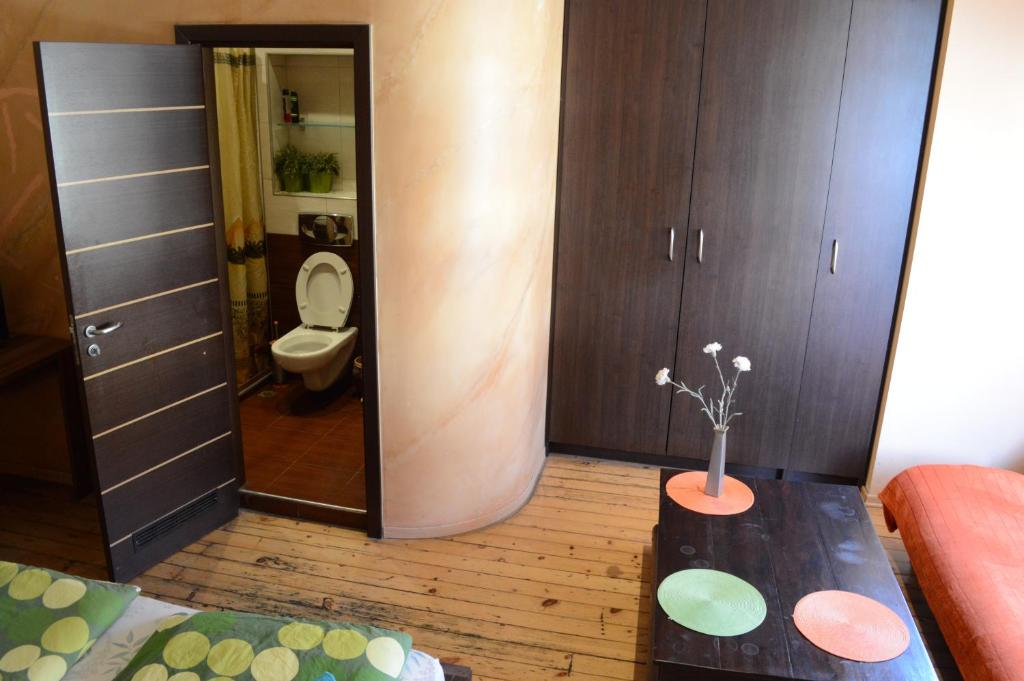 Elegance on a Budget - Rooms for Rent in Sofia Center photo 2