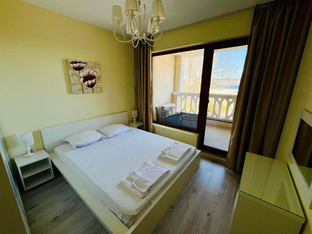 Seaside View Apartment in Varna photo 2