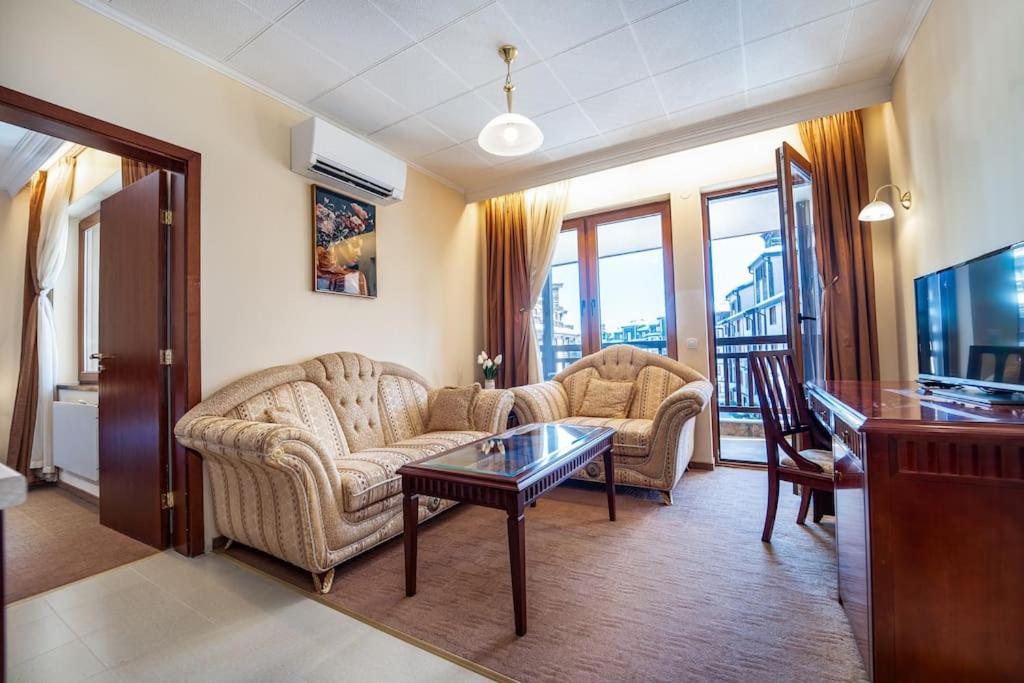 Ski Lift Delight Bansko Apartment — photo 1