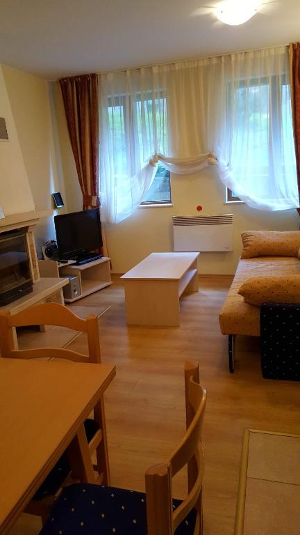 The Castle Complex - Apartment 401 photo 2
