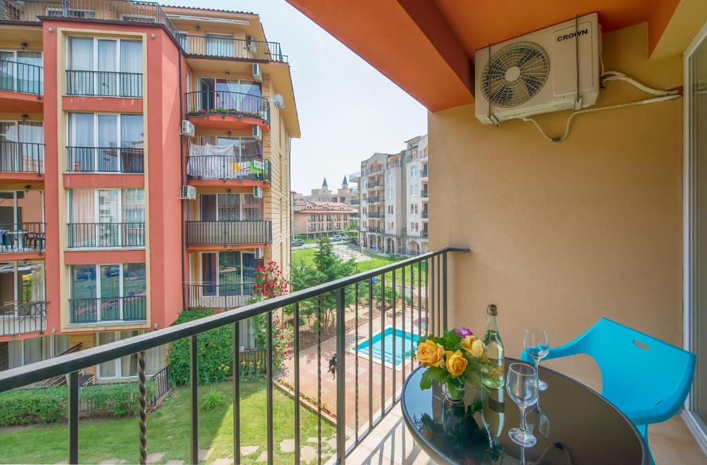 Sunny View Central Holiday Apartments — photo 1