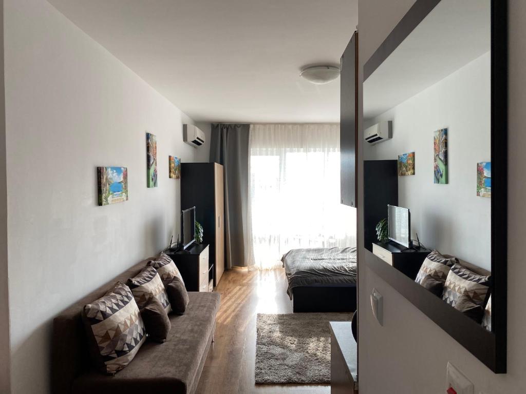 Royal Palm Studio with Seaview photo 2