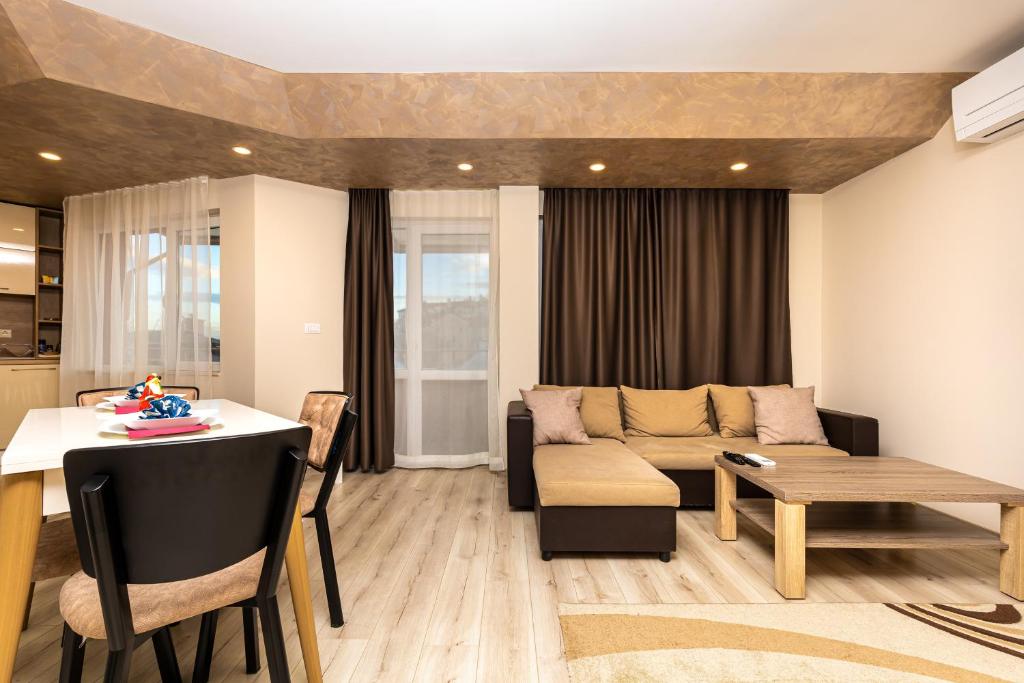 Sunny 1BD Apartment in OLD TOWN by Flat Mаnager photo 2