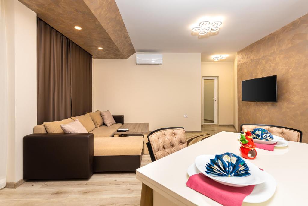 Sunny 1BD Apartment in OLD TOWN by Flat Mаnager photo 3