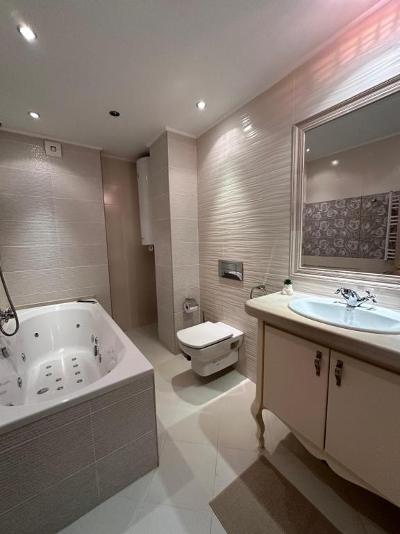 Yo Two - Central Varna Lux Apartment with Parking photo 3