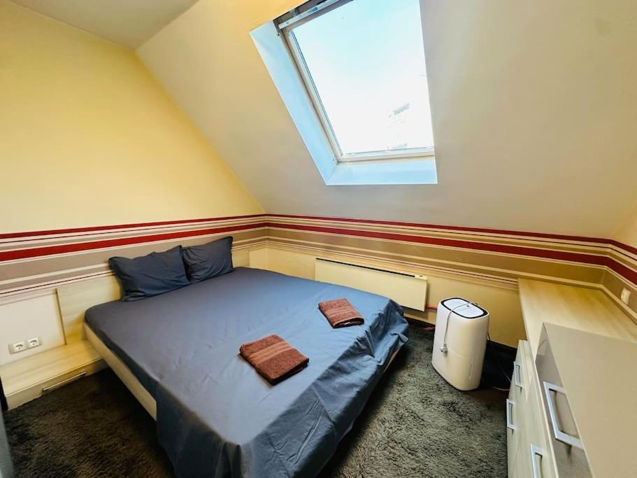 Student Town 1BDR APT photo 2