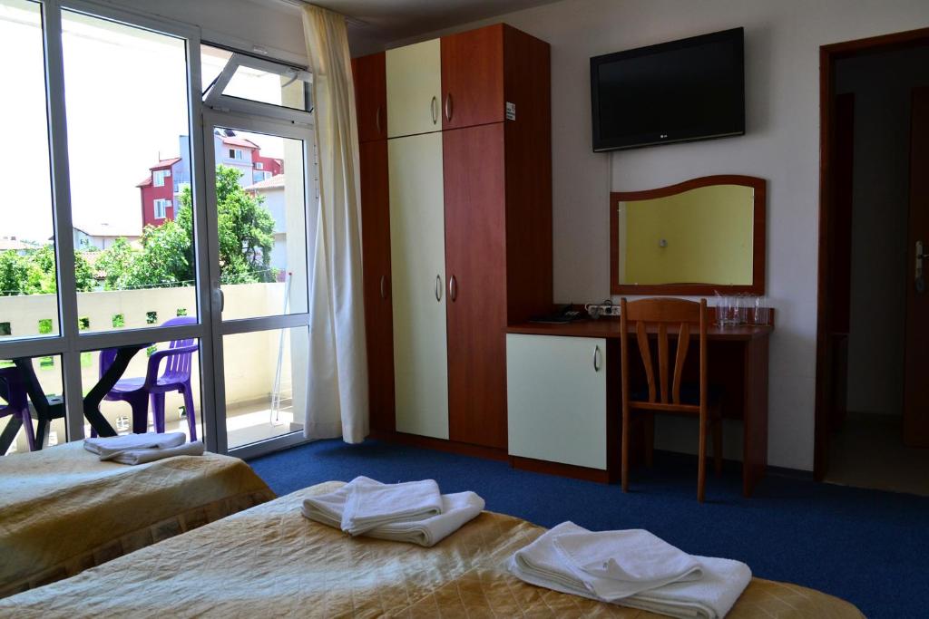 Saint George Family Hotel photo 2