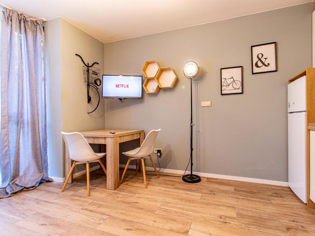 Stay & Explore Sofia - Central Studio — photo 1