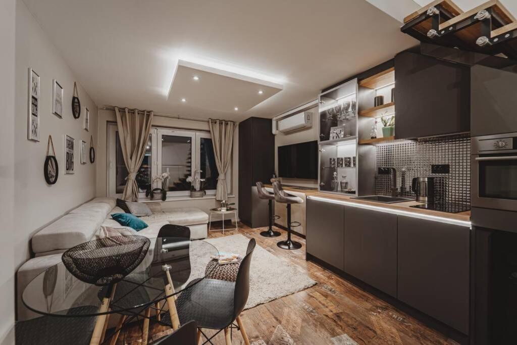 Sunset Apartment — photo 1