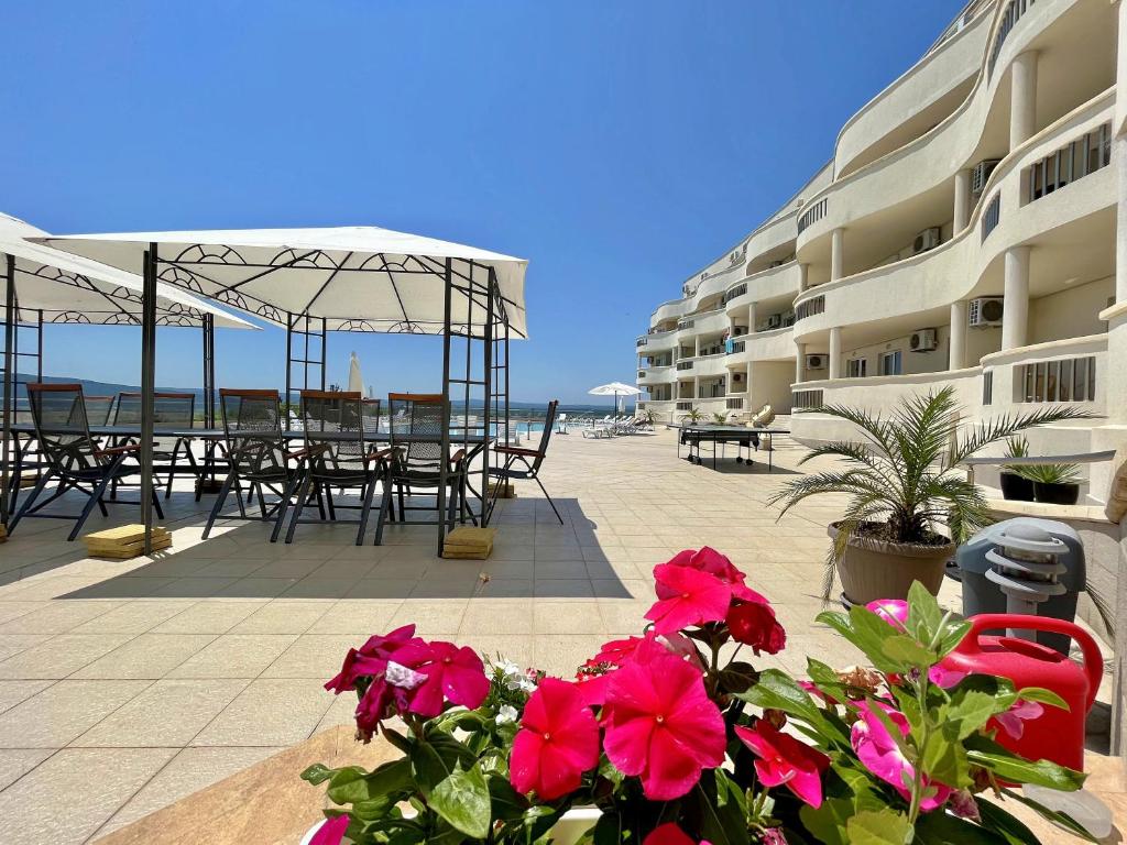 Апартаменти Сънбрийз - Sunbreeze Apartments photo 3